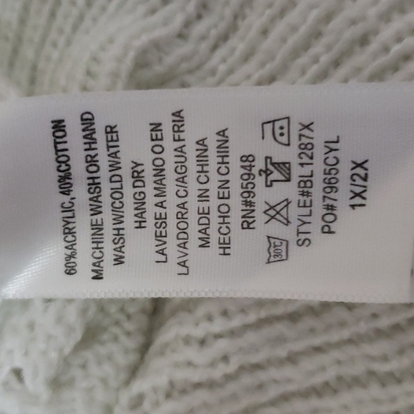 Cozy Casual. NWT. White Knit Sweater Crew Neckline Mixed Pattern Knit Size 2X/3X - Picture 12 of 16